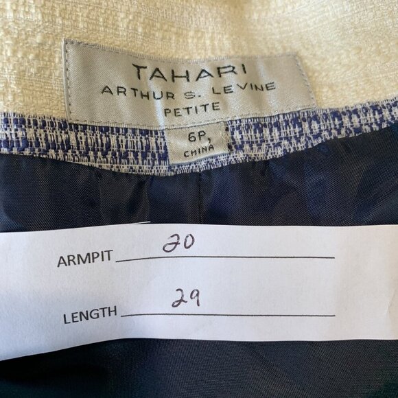 Tahari Women Tweed Stripe Long Blazer Size 6P Prtiotic Old Money Mid Length - Picture 2 of 10